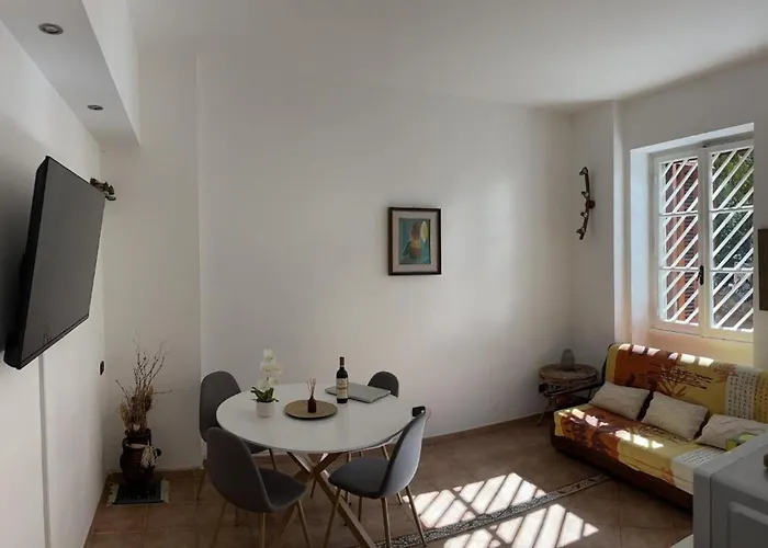 Apartament Night And Day *